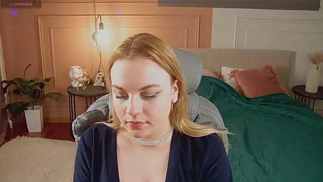 Glow Margo online show from 04/03/26, 01:23