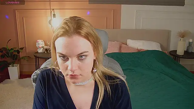 Glow Margo online show from 03/27/26, 01:03