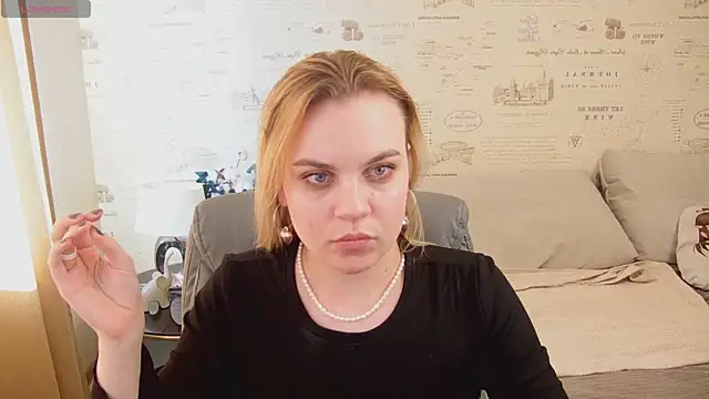 Snapshot of Glow_Margo chatting on 06/03/26, 01:17 Glow Margo online show from 06/03/26, 01:17