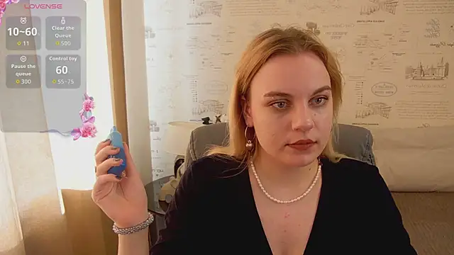 Snapshot of Glow_Margo chatting on 06/15/26, 01:17 Glow Margo online show from 06/15/26, 01:17
