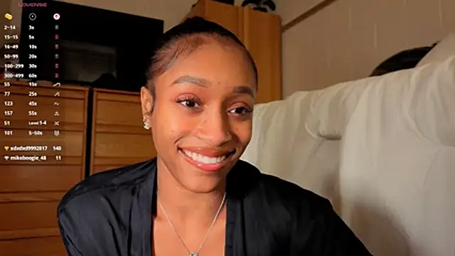 cutieeeva1 online show from 04/12/26, 02:48