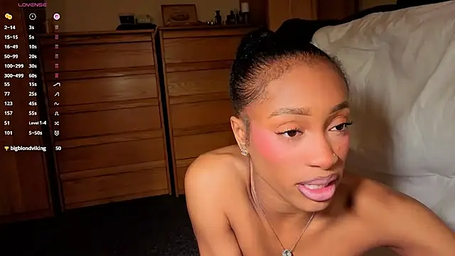 cutieeeva1 online show from 04/17/26, 06:16