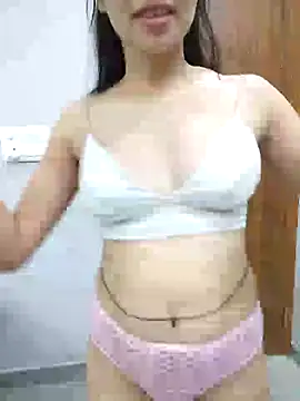 Snapshot of NeetuKumri chatting on 06/25/26, 05:18 NeetuKumri online show from 06/25/26, 05:18