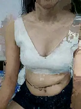 Snapshot of NeetuKumri chatting on 05/31/26, 05:40 NeetuKumri online show from 05/31/26, 05:40
