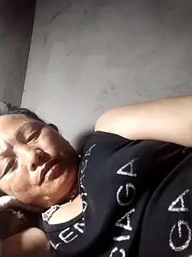 Lucie Fuzk online show from 04/08/26, 01:23