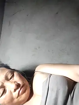 Lucie Fuzk online show from 04/13/26, 02:10