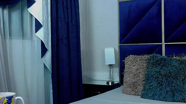 Snapshot of AmberDiamont chatting on 04/14/26, 07:19 AmberDiamont online show from 04/14/26, 07:19