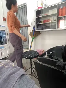 Ivy Trix2 online show from 03/11/26, 06:40