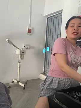 Ivy Trix2 online show from 04/14/26, 07:57