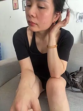 Ivy Trix2 online show from 04/13/26, 03:43