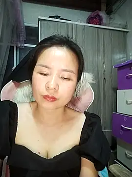 Ivy Trix2 online show from 04/04/26, 03:07