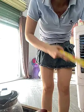 Ivy Trix2 online show from 04/16/26, 08:04