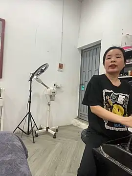 Ivy Trix2 online show from 04/15/26, 09:26