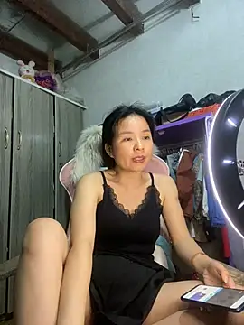 Ivy Trix2 online show from 05/14/26, 03:53