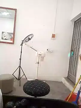 Ivy Trix2 online show from 04/09/26, 09:59