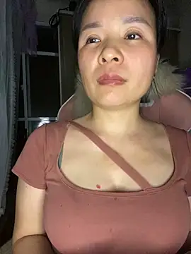 Ivy Trix2 online show from 04/18/26, 02:52