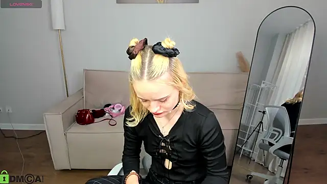 Snapshot of Tessa_Ashe chatting on 04/13/26, 09:35 Tessa Ashe online show from 04/13/26, 09:35