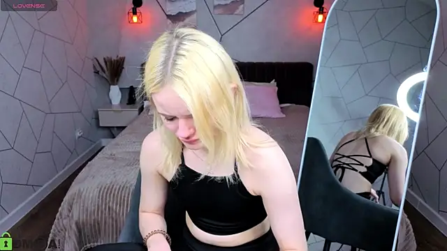 Snapshot of Tessa_Ashe chatting on 04/03/26, 09:27 Tessa Ashe online show from 04/03/26, 09:27