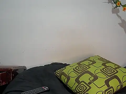 Snapshot of militoveruss2 chatting on 03/02/26, 10:44 militoveruss2 online show from 03/02/26, 10:44