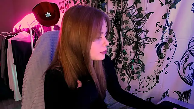 FrancesMiller7 online show from 03/04/26, 11:18