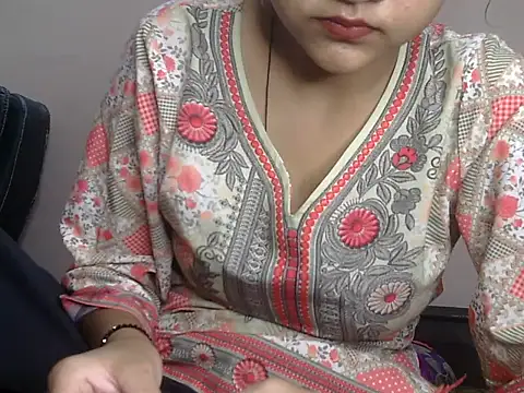 Aani 0 online show from 04/19/26, 04:13