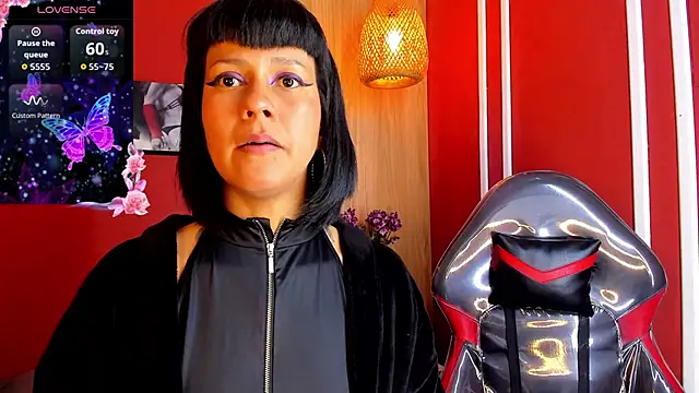 Valkiria wine online show from 04/07/26, 01:02