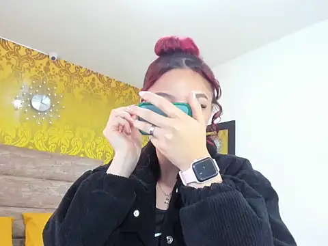 Snapshot of violeethh__ chatting on 02/27/26, 12:27 violeethh online show from 02/27/26, 12:27