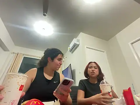 yassiestar online show from 04/28/26, 03:49