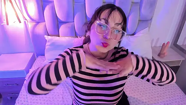 Maddie-LesYoux online show from 03/31/26, 12:07