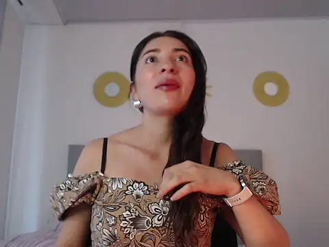 Julietaamado online show from 04/20/26, 05:25