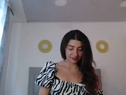 Julietaamado online show from 05/04/26, 04:54