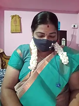 Snapshot of tamil_lathikaaa chatting on 04/30/26, 05:42 tamil lathikaaa online show from 04/30/26, 05:42