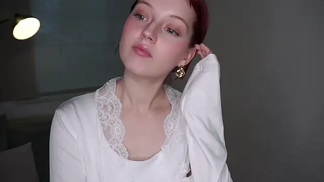 Snapshot of ValeneRomer chatting on 03/02/26, 02:02 ValeneRomer online show from 03/02/26, 02:02