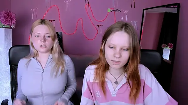 cassandra nik online show from 04/13/26, 12:42