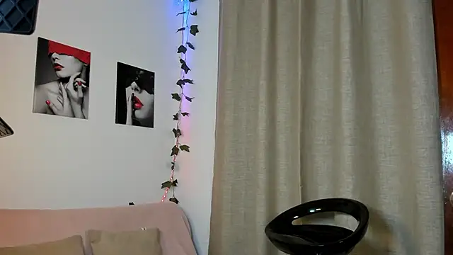 Snapshot of Rebeca_Marchetti chatting on 07/14/26, 08:48 Rebeca Marchetti online show from 07/14/26, 08:48