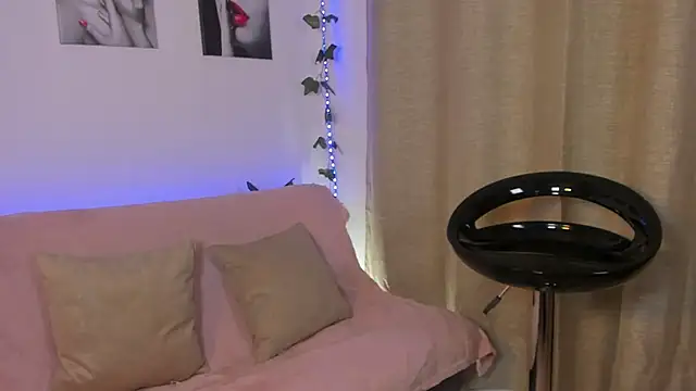 Rebeca Marchetti online show from 04/02/26, 08:37