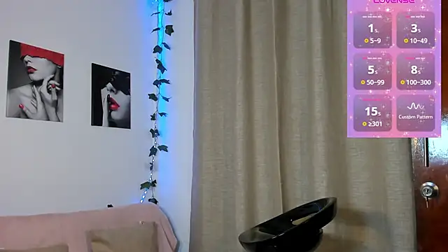 Snapshot of Rebeca_Marchetti chatting on 07/16/26, 07:55 Rebeca Marchetti online show from 07/16/26, 07:55