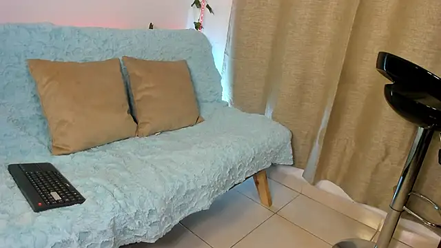 Rebeca Marchetti online show from 04/11/26, 09:07