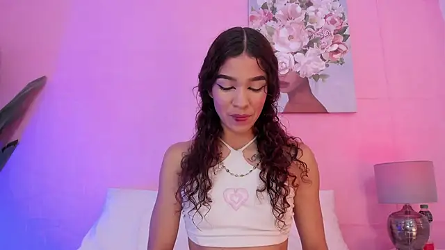 Snapshot of evelyn__rose1 chatting on 02/26/26, 06:30 evelyn rose1 online show from 02/26/26, 06:30