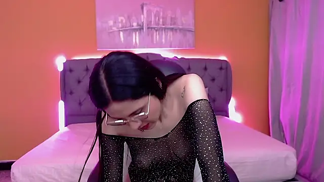 alexaneuer online show from 05/19/26, 01:51