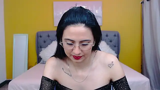 Snapshot of alexaneuer chatting on 07/21/26, 01:23 alexaneuer online show from 07/21/26, 01:23