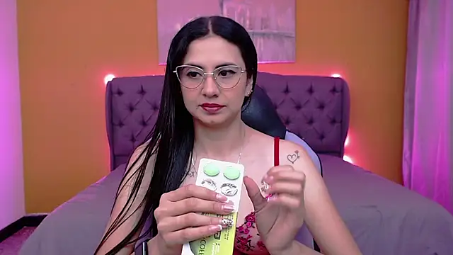 alexaneuer online show from 06/01/26, 01:11