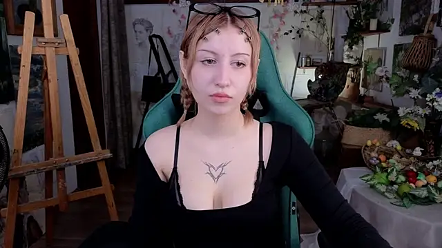 EffieMeowley online show from 03/27/26, 04:54