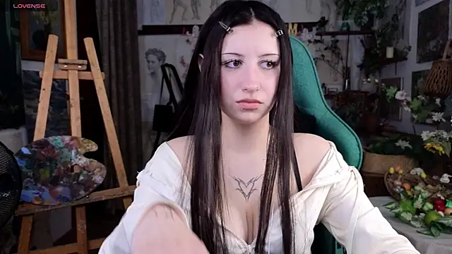 EffieMeowley online show from 04/13/26, 09:35