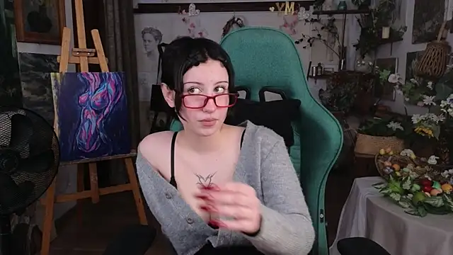 EffieMeowley online show from 04/02/26, 05:58