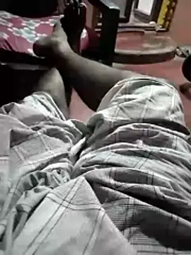 Snapshot of sathish2895 chatting on 05/01/26, 05:18 sathish2895 online show from 05/01/26, 05:18