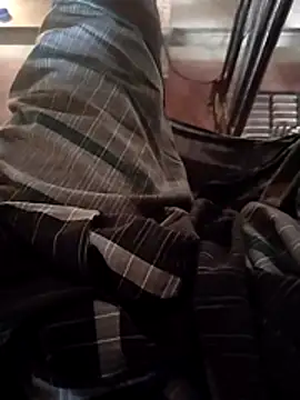 sathish2895 online show from 04/14/26, 11:37