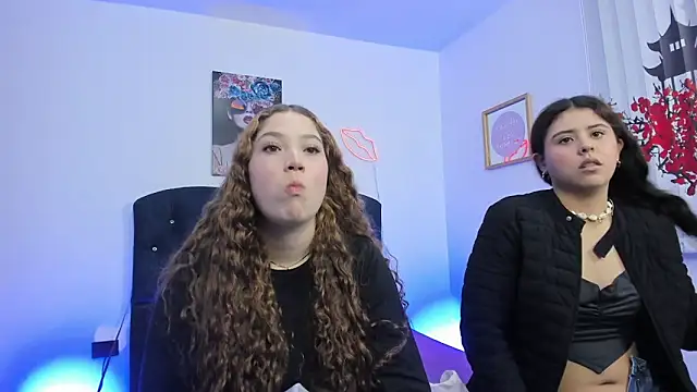 valeria and zoe online show from 03/17/26, 02:42