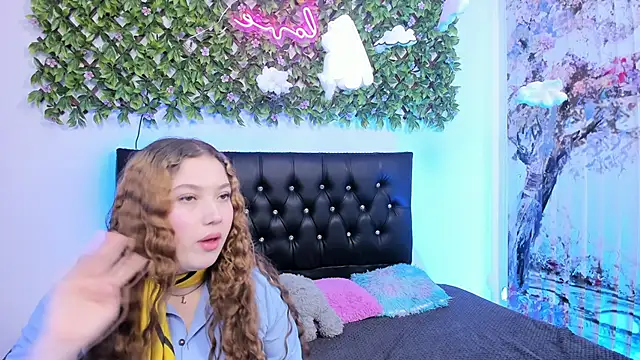 valeria and zoe online show from 04/14/26, 02:33