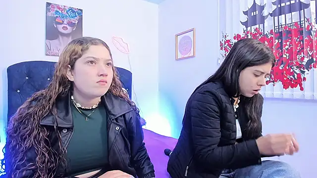 valeria and zoe online show from 04/08/26, 01:34